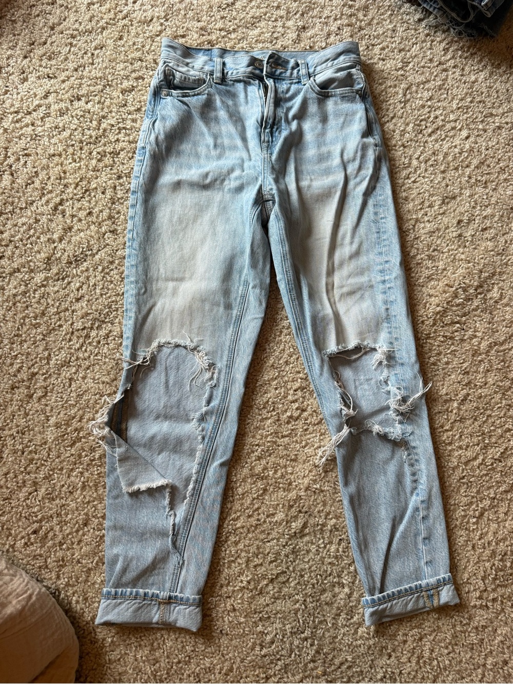 Light Wash Distressed Women’s Jeans